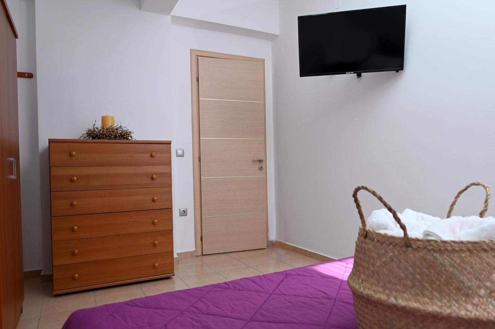 Oasis Lower Ground Floor Apartment アルゴス エクステリア 写真